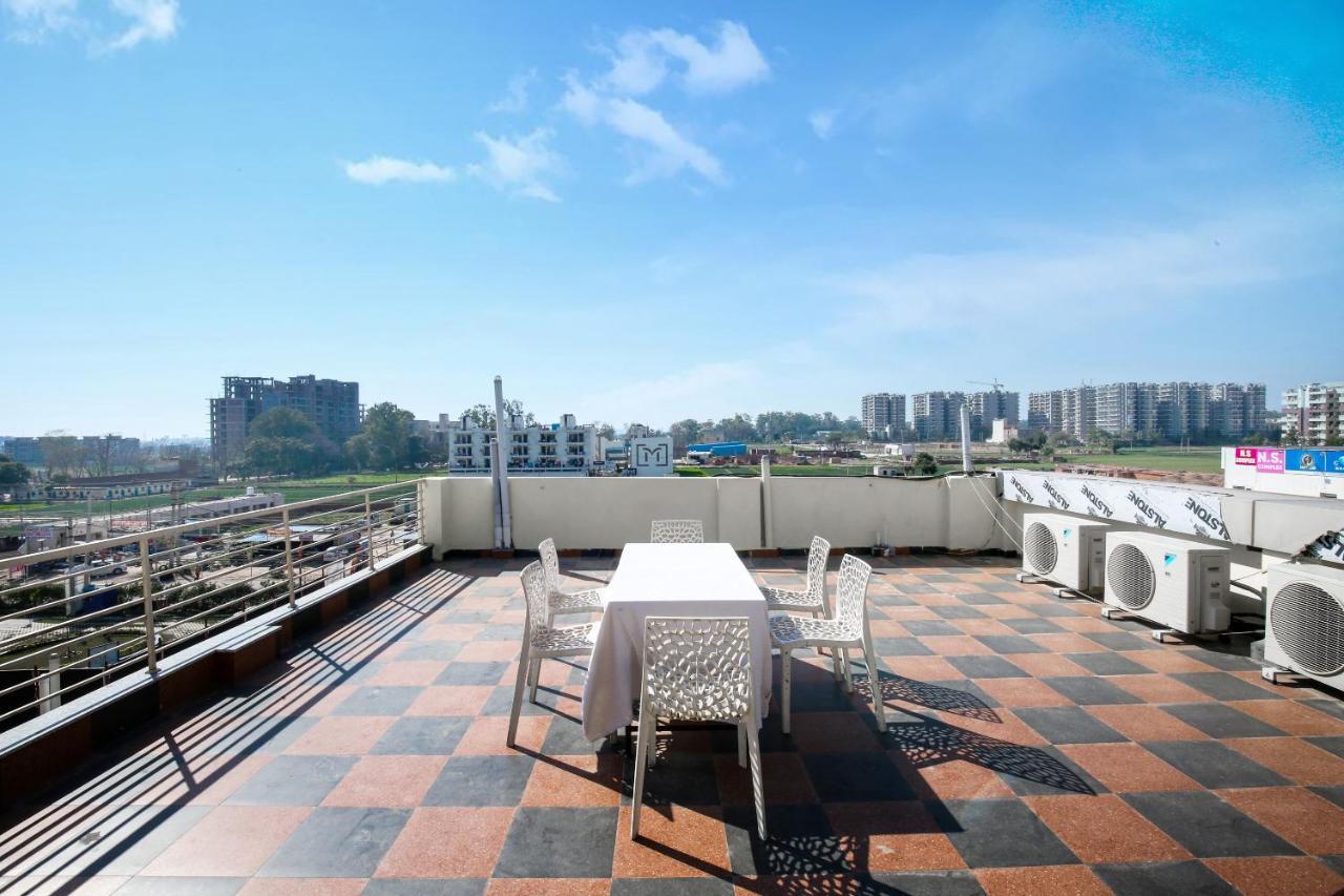 Hotel Woodcrest Zirakpur - Best Family Hotel By - A Unit Of Sidham Group Zewnętrze zdjęcie