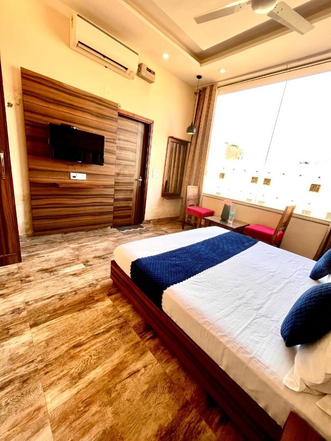 Hotel Woodcrest Zirakpur - Best Family Hotel By - A Unit Of Sidham Group Zewnętrze zdjęcie