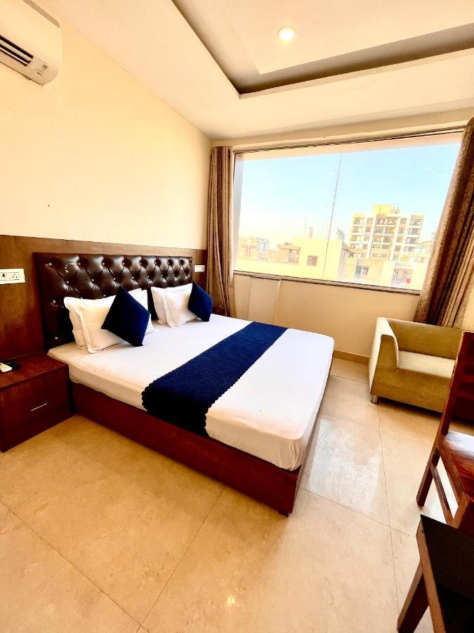Hotel Woodcrest Zirakpur - Best Family Hotel By - A Unit Of Sidham Group Zewnętrze zdjęcie