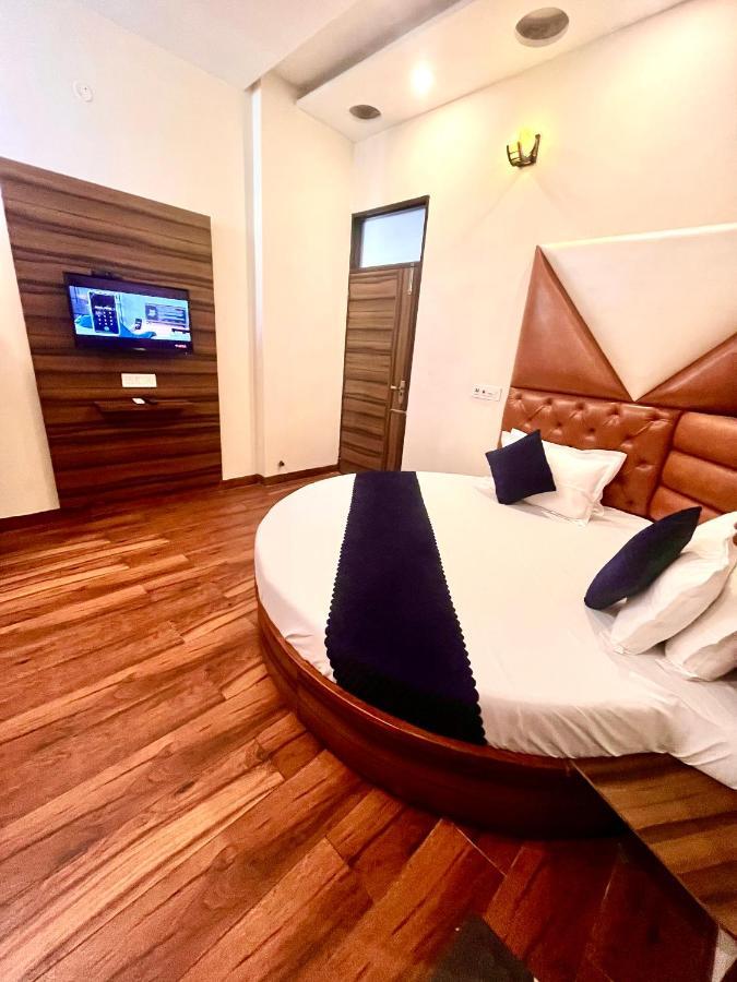 Hotel Woodcrest Zirakpur - Best Family Hotel By - A Unit Of Sidham Group Zewnętrze zdjęcie