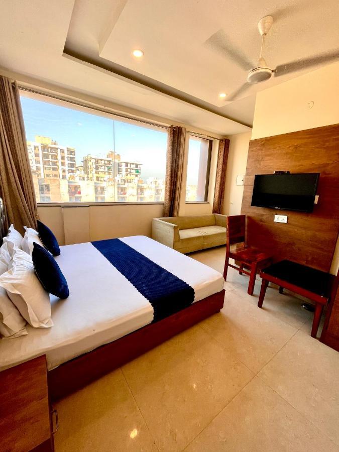 Hotel Woodcrest Zirakpur - Best Family Hotel By - A Unit Of Sidham Group Zewnętrze zdjęcie