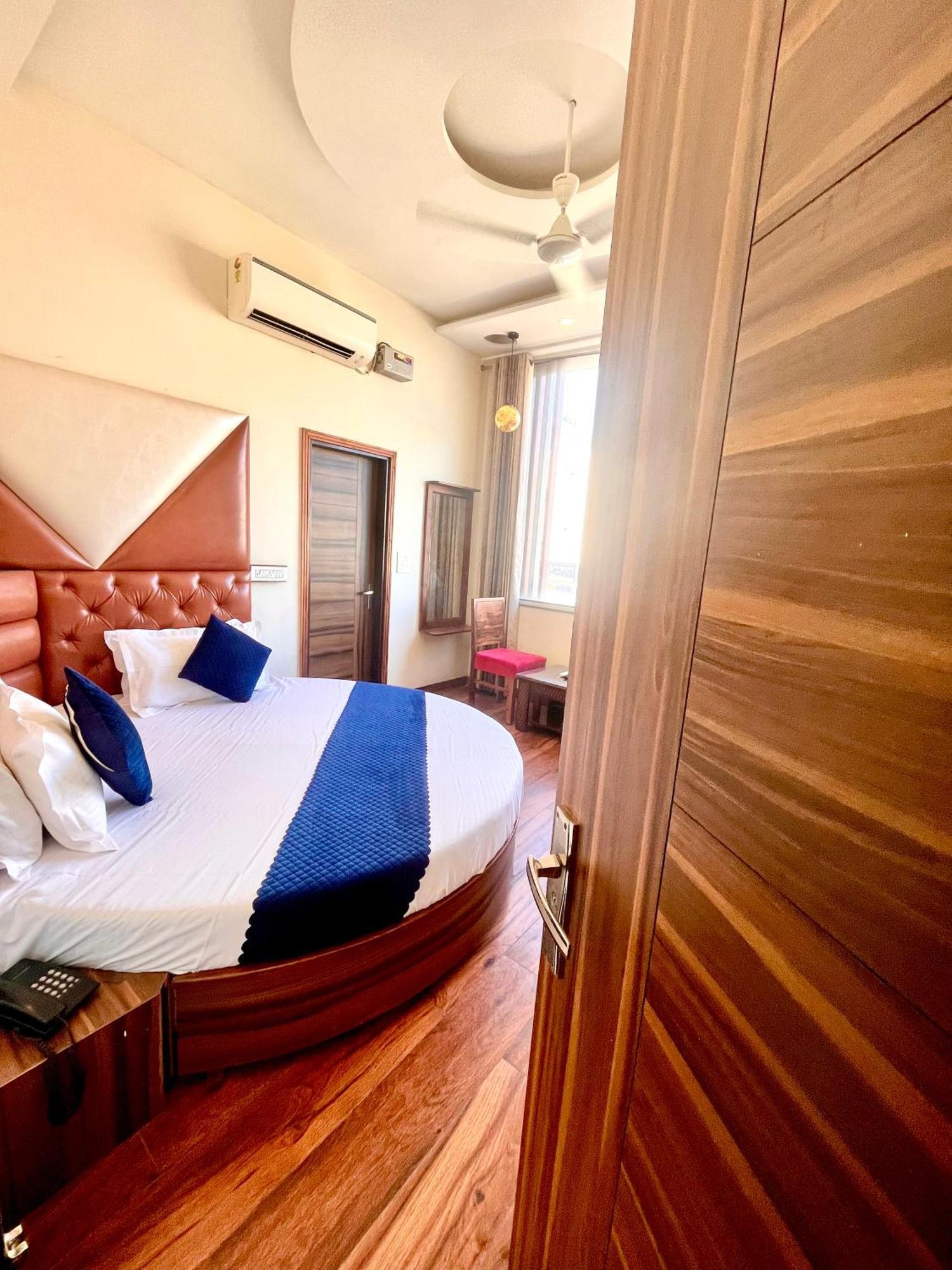 Hotel Woodcrest Zirakpur - Best Family Hotel By - A Unit Of Sidham Group Zewnętrze zdjęcie