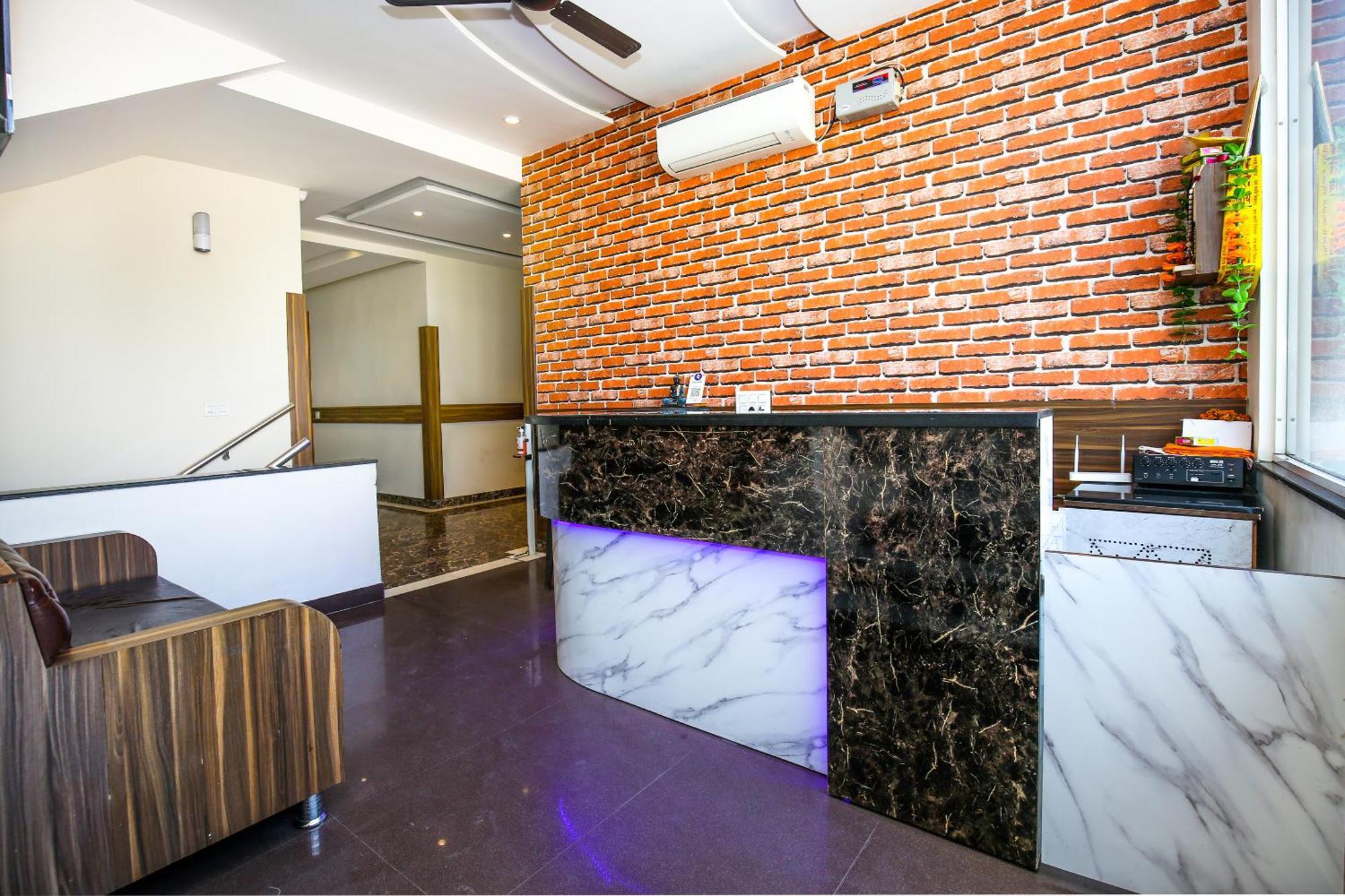 Hotel Woodcrest Zirakpur - Best Family Hotel By - A Unit Of Sidham Group Zewnętrze zdjęcie